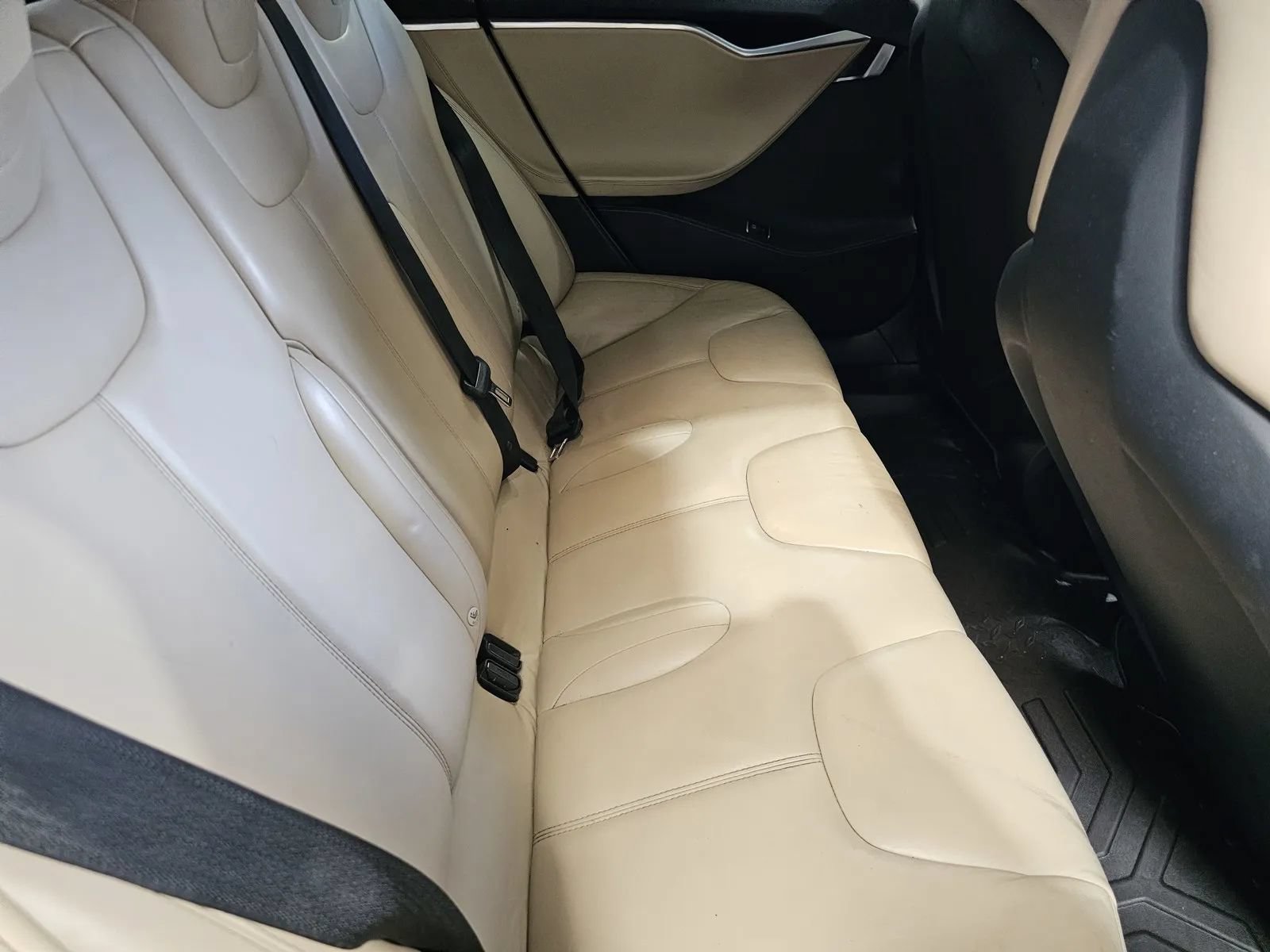 Used 2016 Tesla Model S 70 RWD image 9