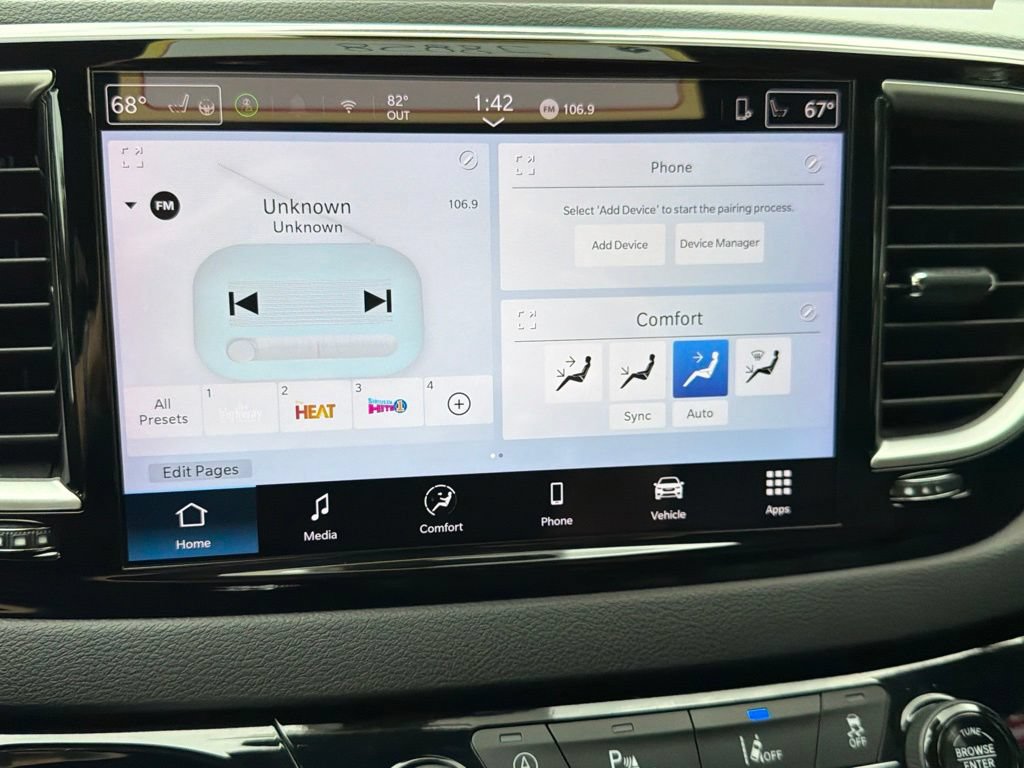 Used 2025 Chrysler Pacifica Select FWD image 25