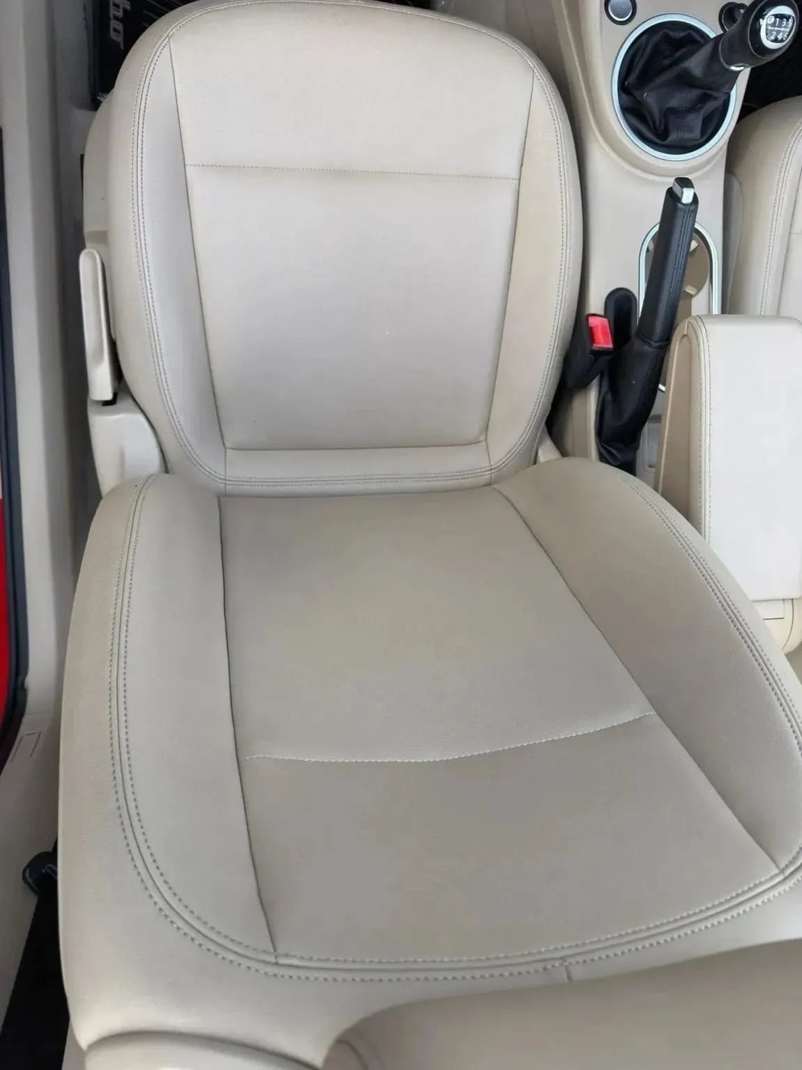 Used 2013 Volkswagen Beetle TDI FWD image 12