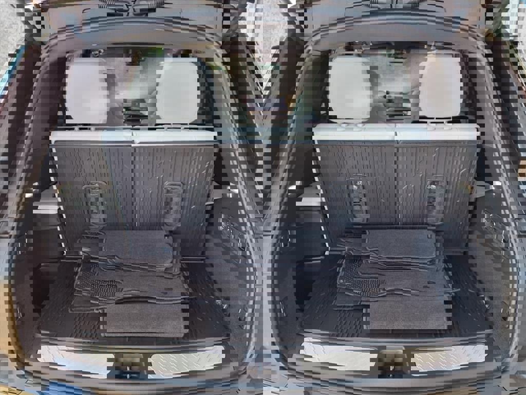 New 2026 Cadillac Vistiq Luxury w/ LPO, Floor Liner Package image 13