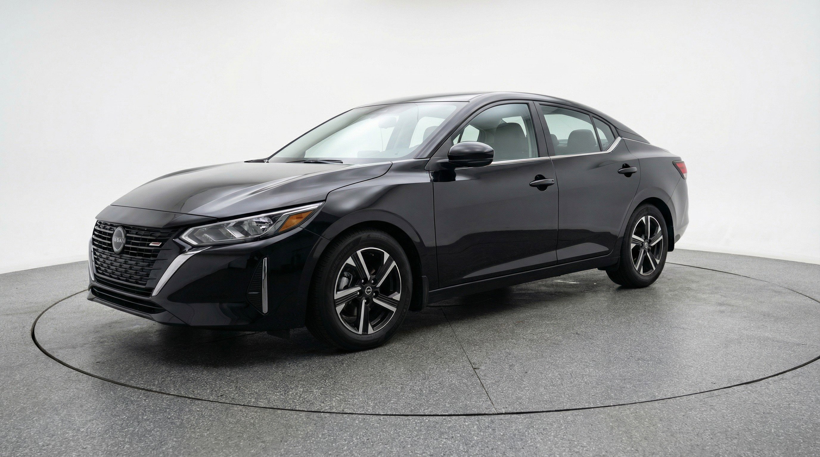 Used 2025 Nissan Sentra SV image 3