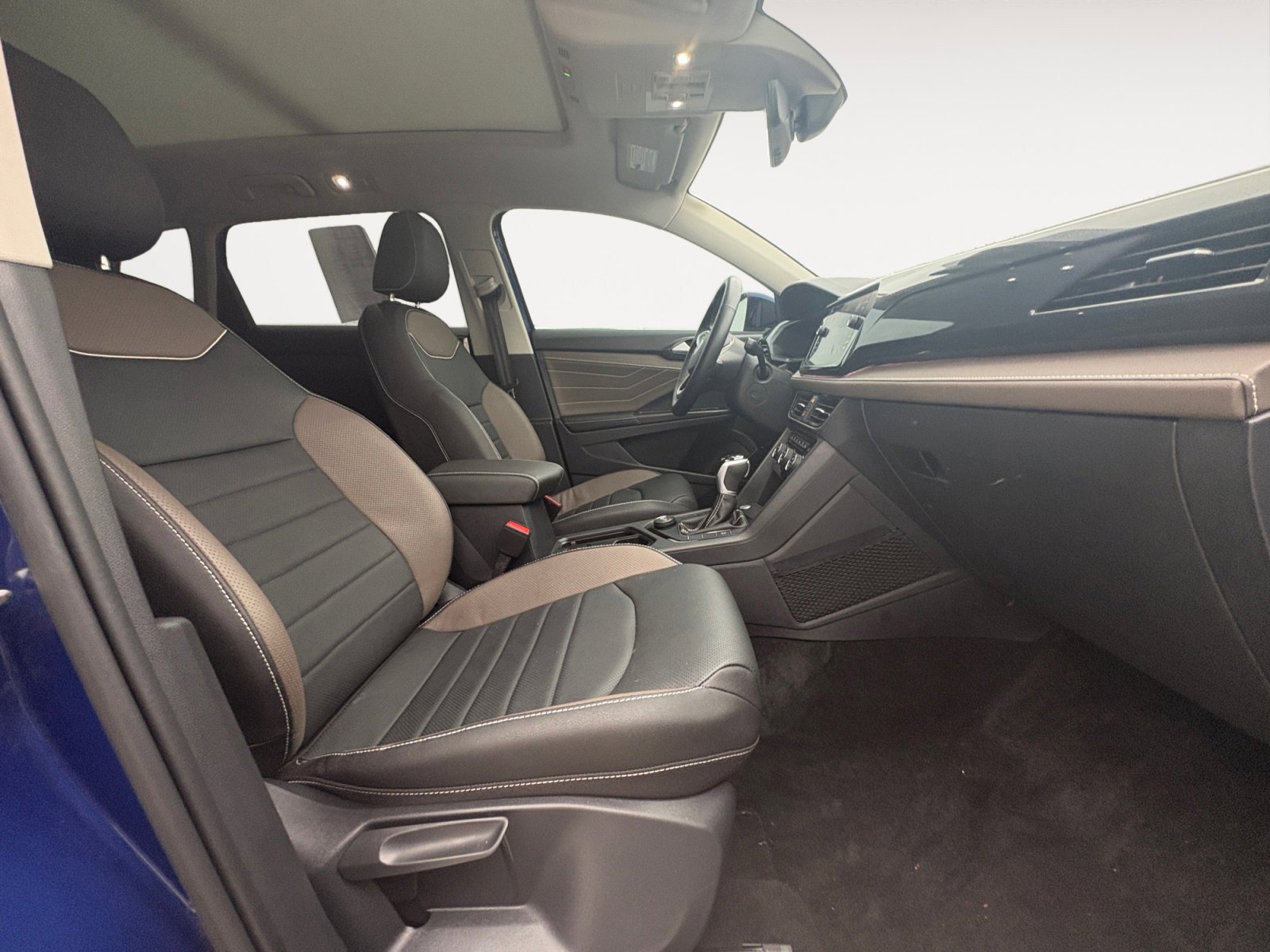 Certified 2024 Volkswagen Taos SEL image 10