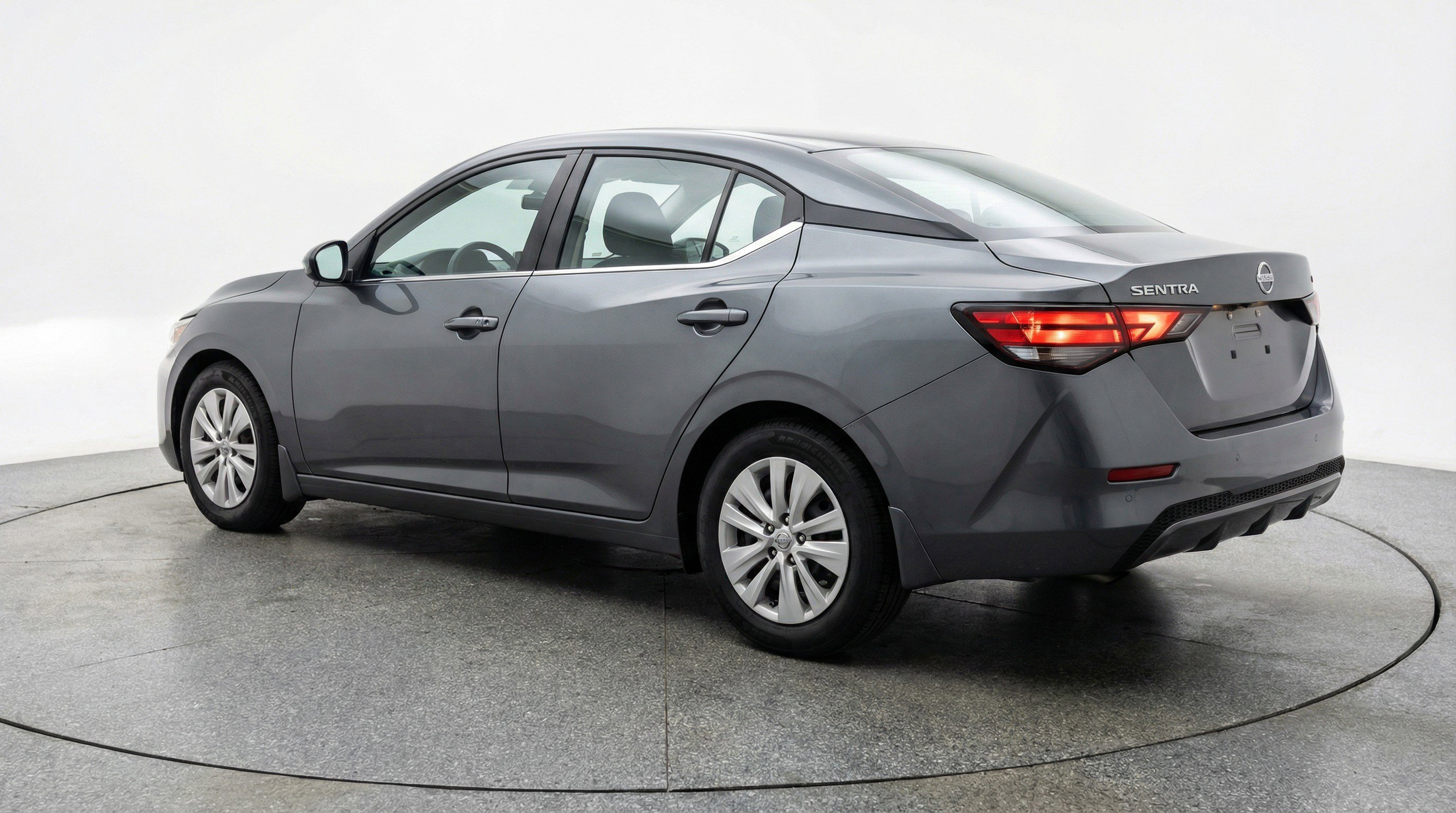 Used 2025 Nissan Sentra S image 6