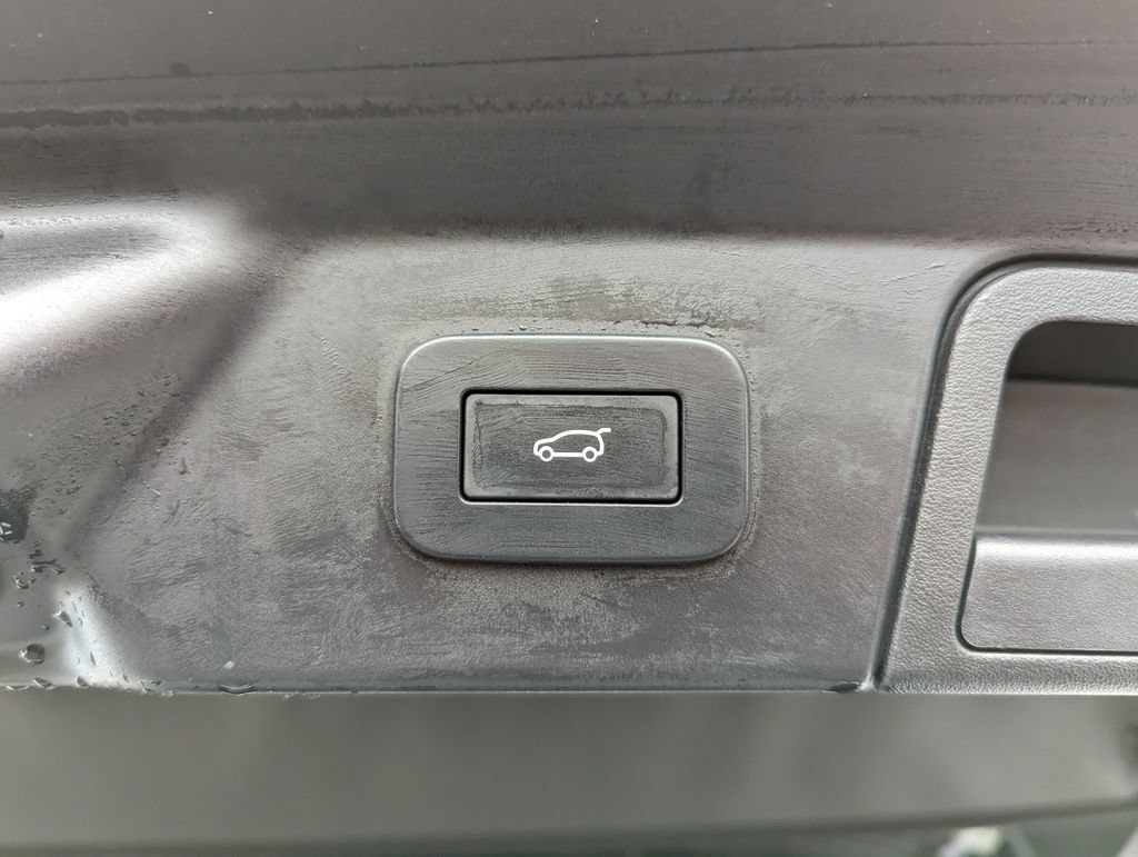 Used 2025 Land Rover Range Rover Velar Dynamic SE AWD/4WD image 43