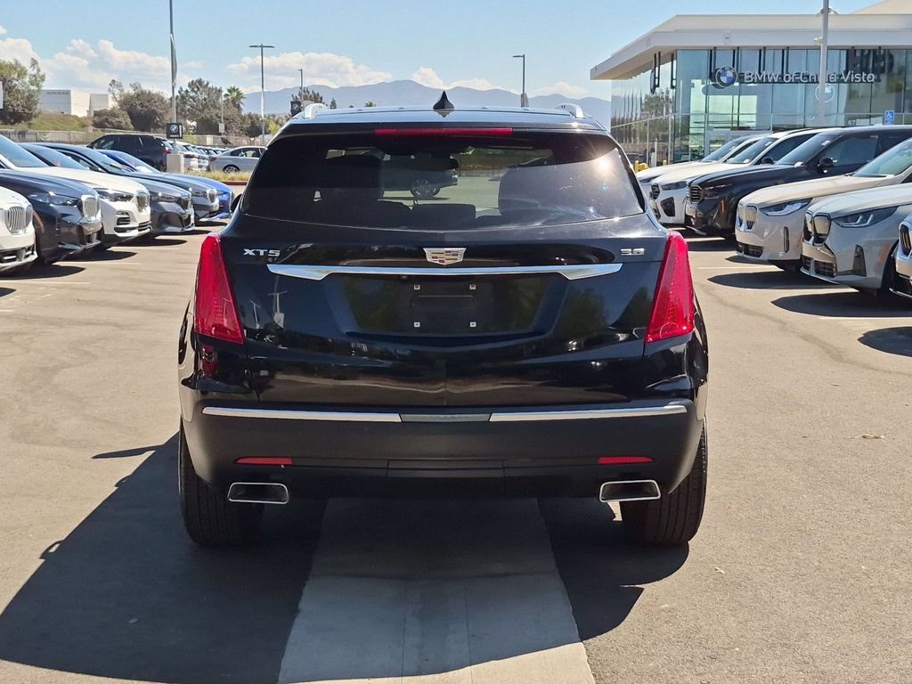 Used 2018 Cadillac XT5 Luxury w/ Driver Awareness Package FWD image 7