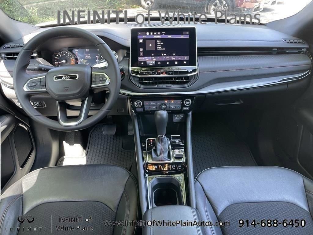 Used 2024 Jeep Compass Trailhawk image 11