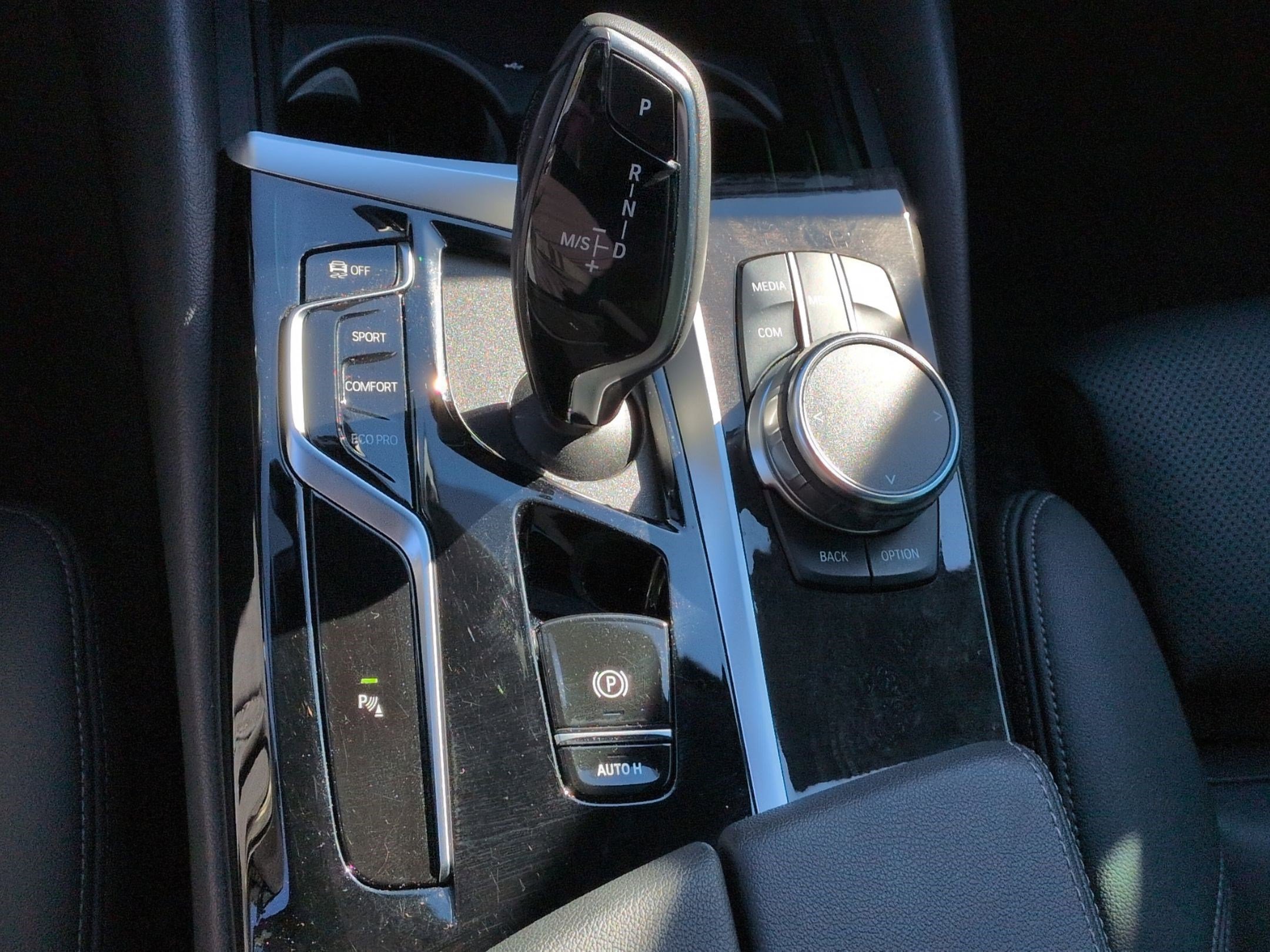 Used 2023 BMW 530i w/ Premium Package image 26