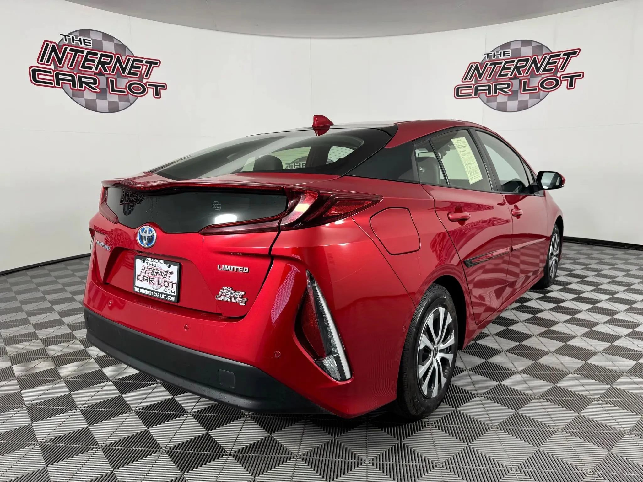 Used 2022 Toyota Prius Prime Limited FWD image 7