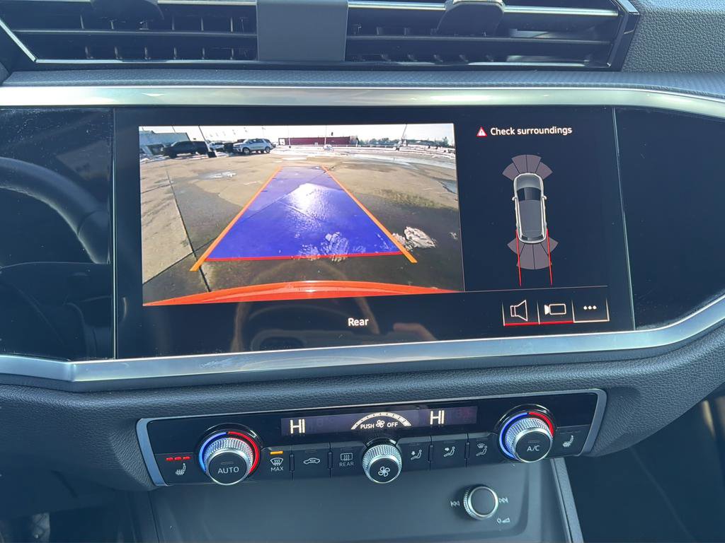 Used 2025 Audi Q3 2.0T Premium image 26