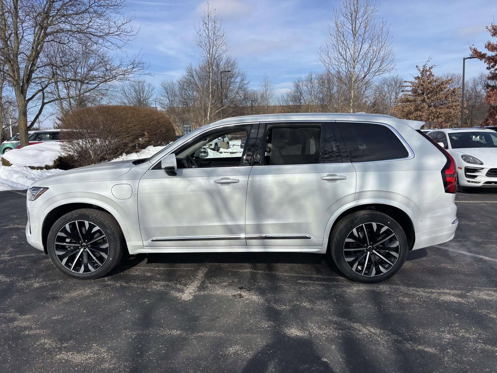 New 2026 Volvo XC90 T8 Ultra w/ Protection Package Premier AWD/4WD image 4