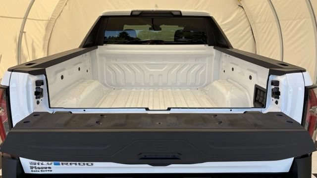 Used 2025 Chevrolet Silverado EV LT AWD/4WD image 4