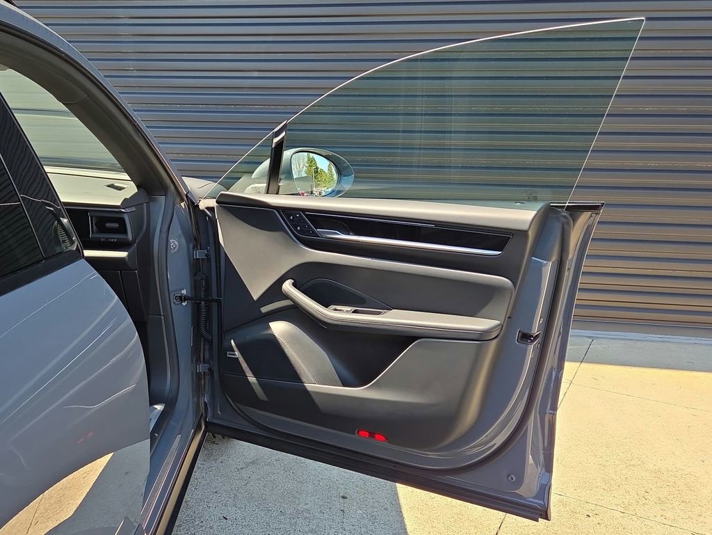 Certified 2025 Porsche Macan 4S Electric image 20