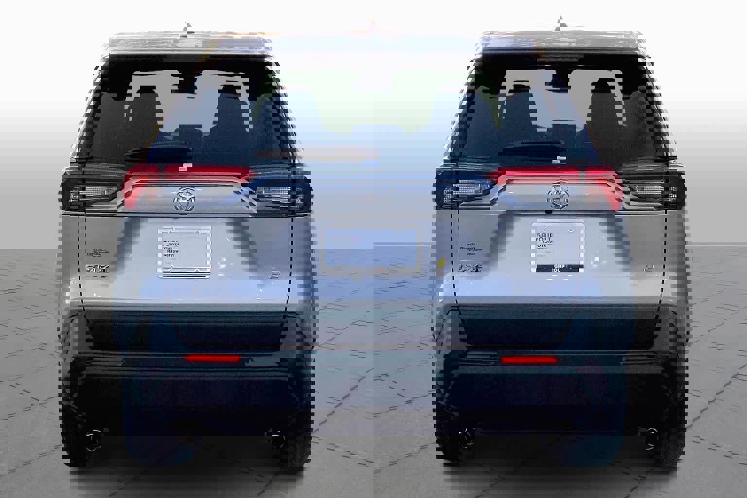 Used 2024 Toyota RAV4 LE image 5