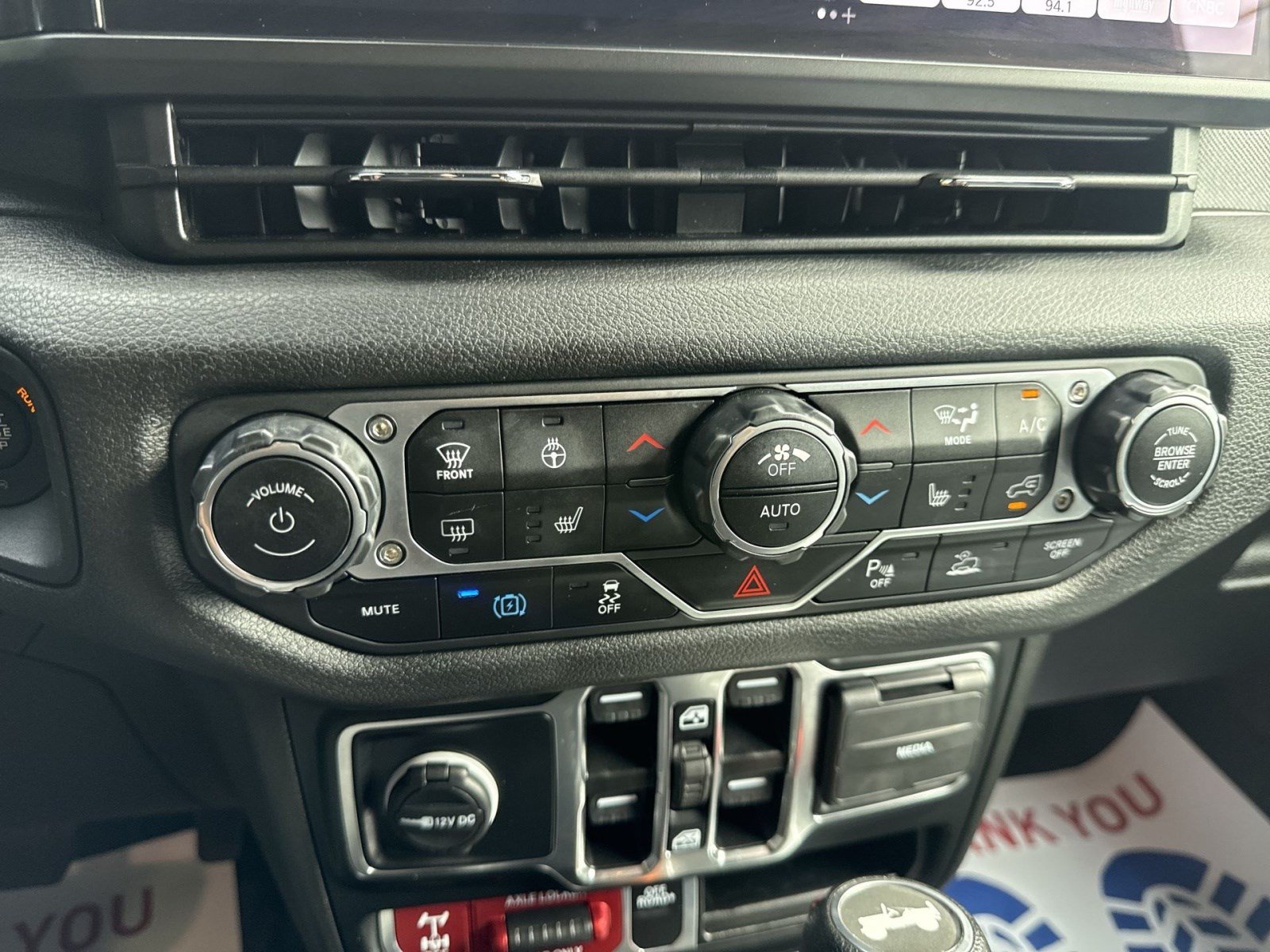 Used 2024 Jeep Wrangler Unlimited AWD/4WD image 19