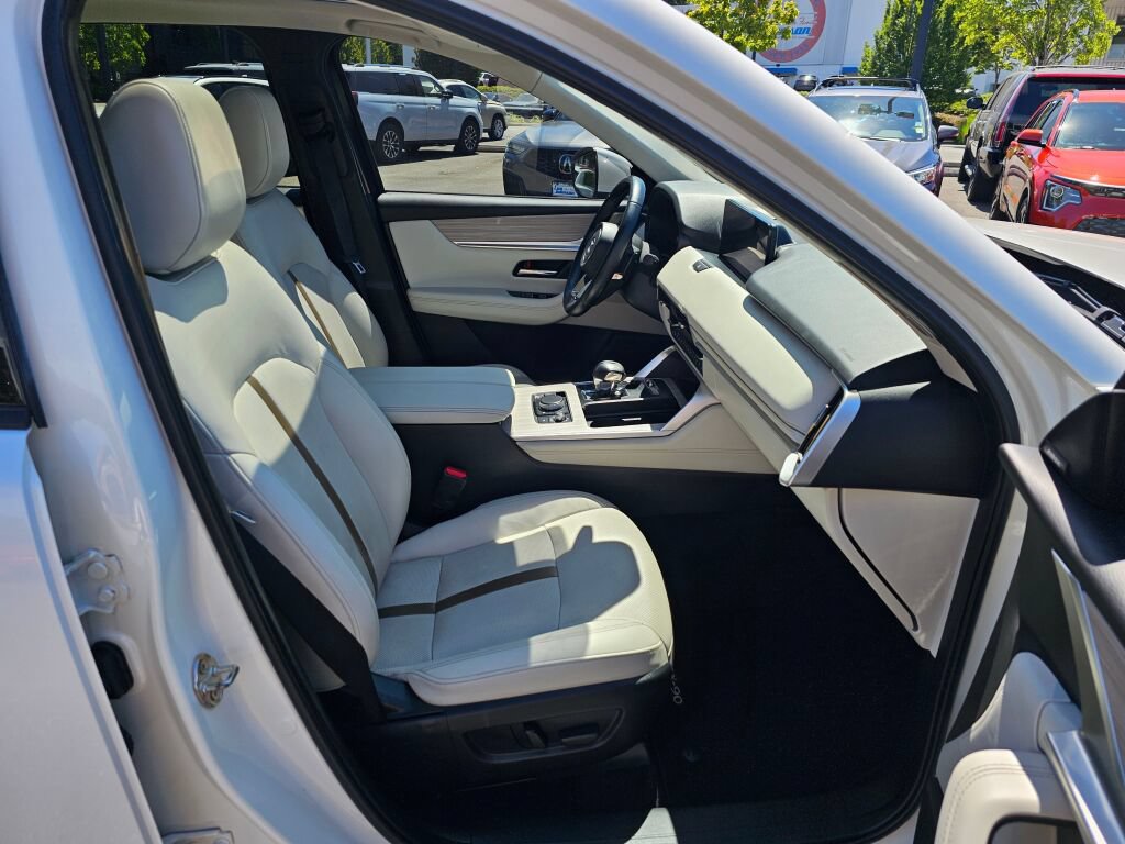 Certified 2024 MAZDA CX-90 Plug-In Hybrid w/ Premium Plus AWD/4WD image 32