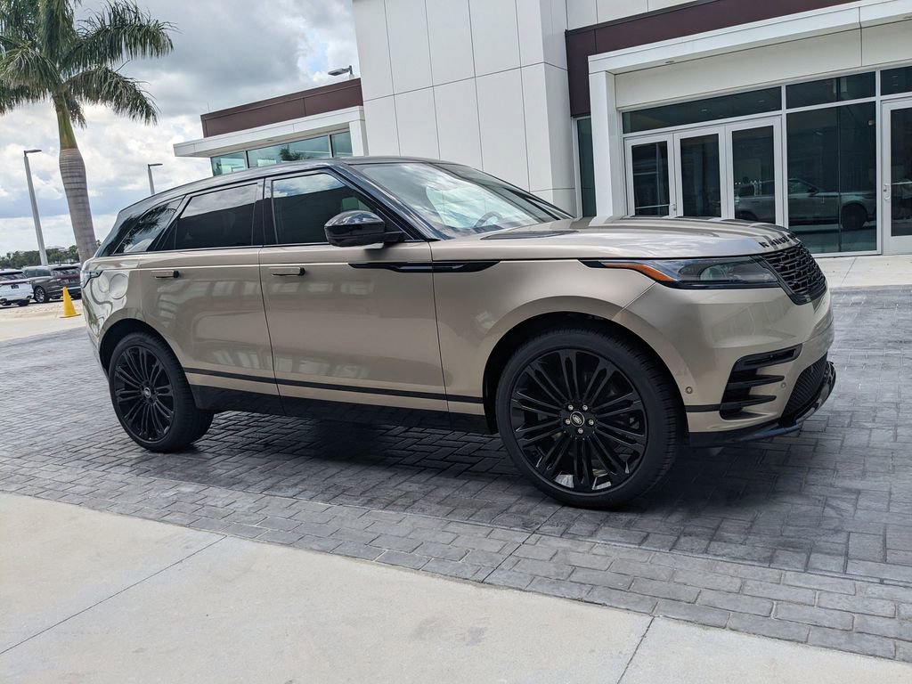New 2026 Land Rover Range Rover Velar Dynamic SE image 2