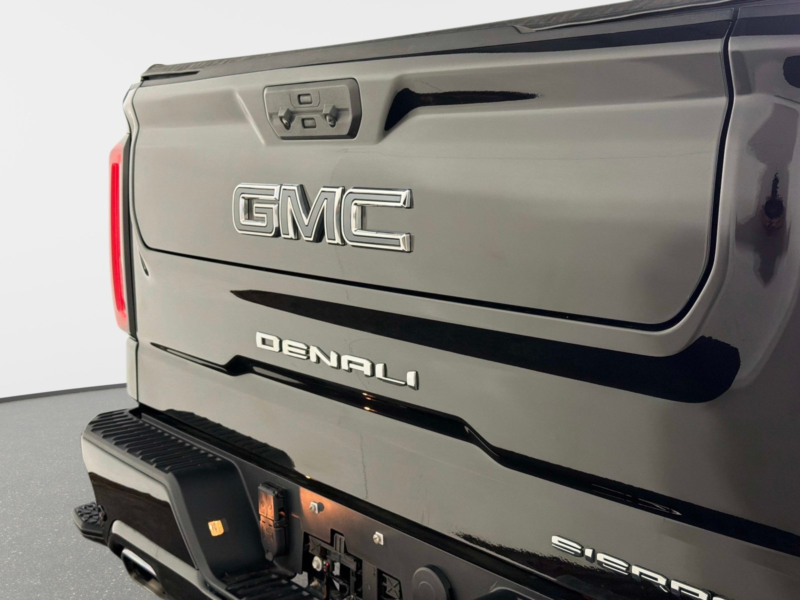 Used 2024 GMC Sierra 1500 Denali Ultimate AWD/4WD image 18