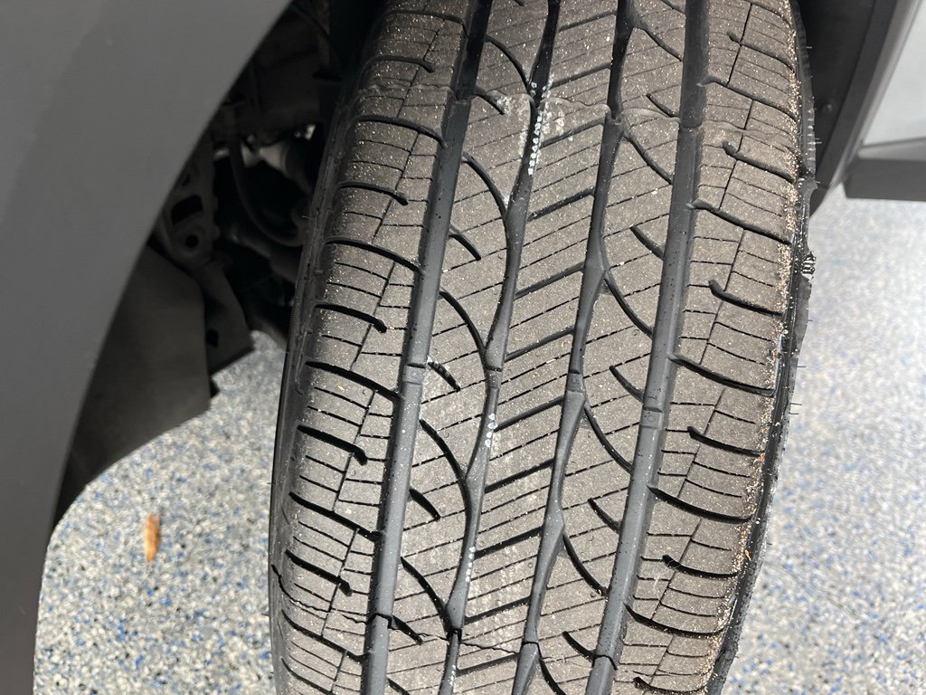 Used 2025 Chevrolet Trax LT w/ Driver Confidence Package FWD image 29