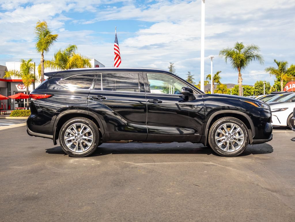 Used 2023 Toyota Highlander Limited AWD/4WD image 11
