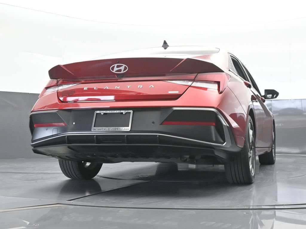 Used 2024 Hyundai Elantra Limited FWD image 59