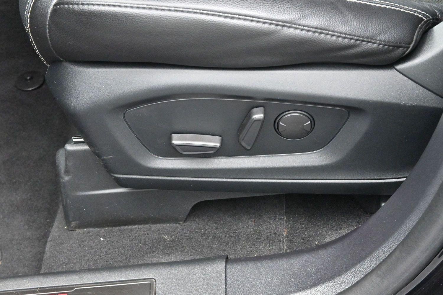 Used 2022 Ford Explorer ST AWD/4WD image 15