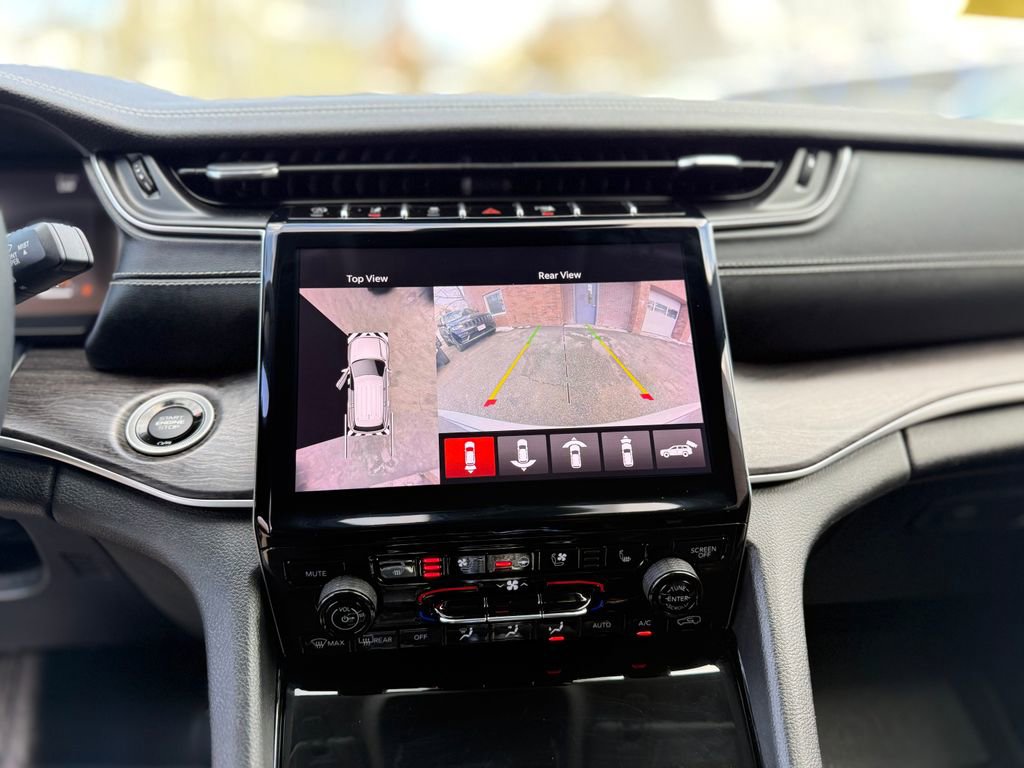 Used 2023 Jeep Grand Cherokee Limited w/ Luxury Tech Group II image 30