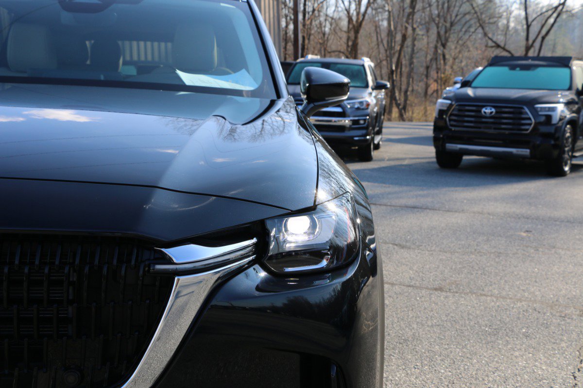 Used 2025 MAZDA CX-90 Plug-In Hybrid w/ Preferred image 13