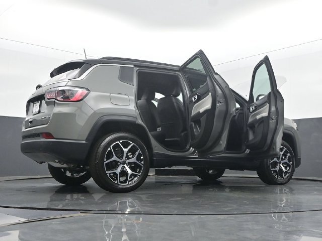 New 2026 Jeep Compass Limited w/ Sun, Sound & Navigation Group AWD/4WD image 58