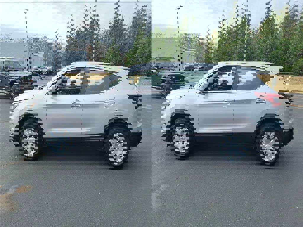 Used 2020 Nissan Rogue Sport S image 22