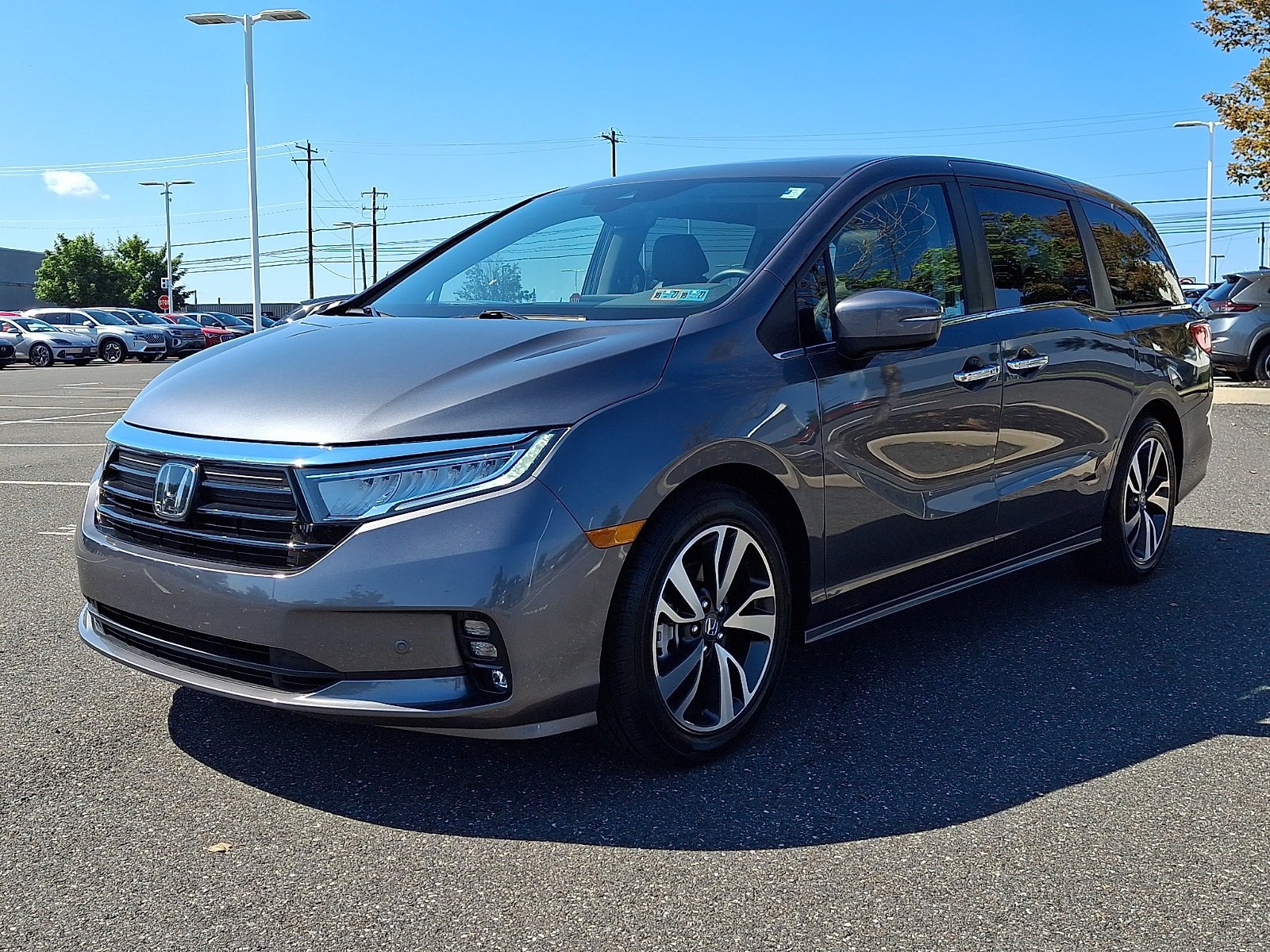 Used 2024 Honda Odyssey Touring image 3