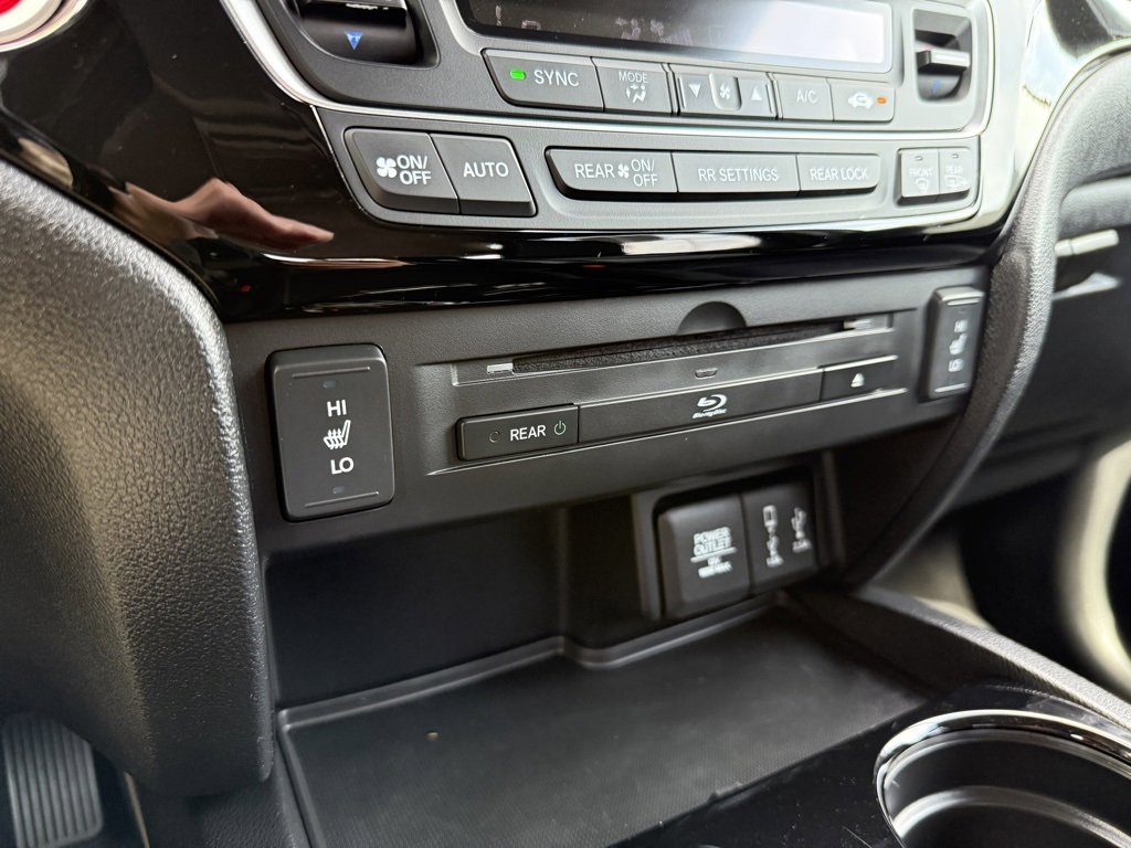 Used 2018 Honda Pilot Touring image 37