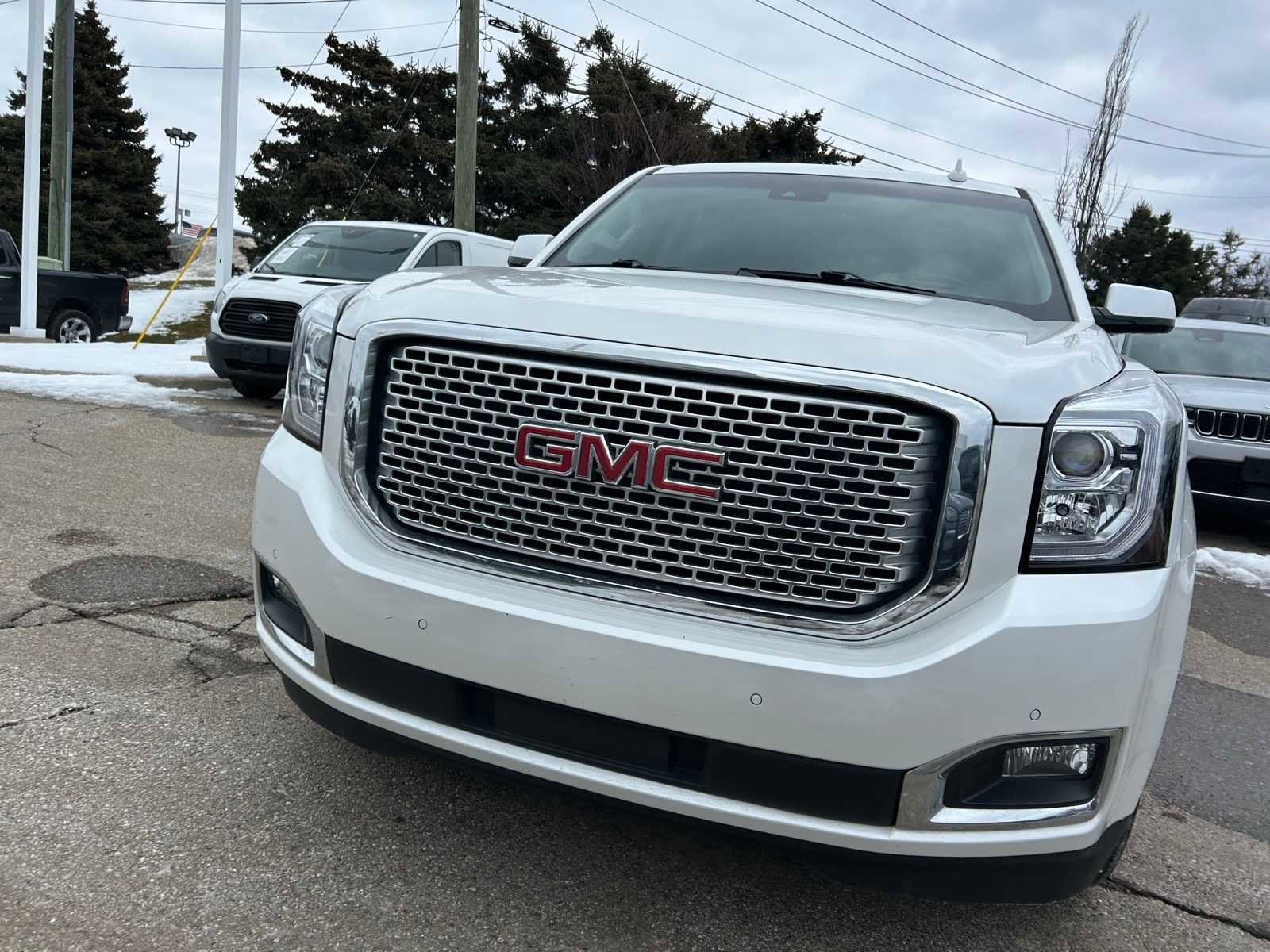 Used 2017 GMC Yukon Denali w/ Open Road Package image 3