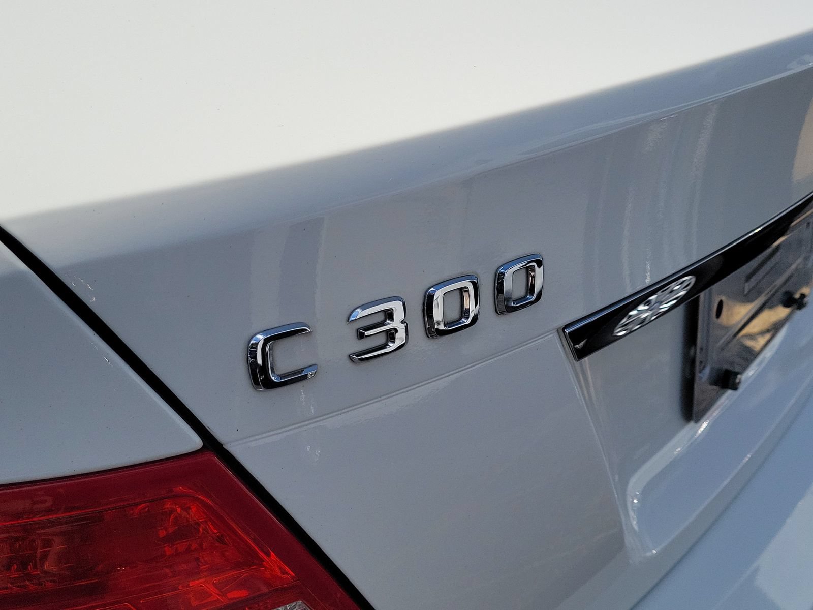 Used 2010 Mercedes-Benz C 300 Sedan image 7