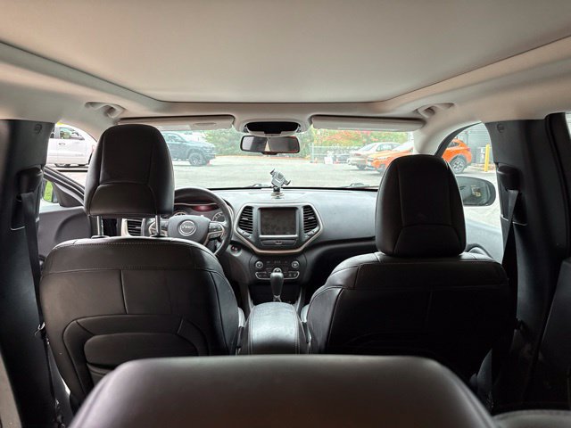 Used 2015 Jeep Cherokee Limited w/ Luxury Group FWD image 11