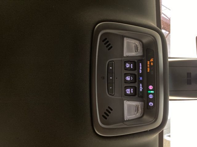 Used 2023 Chevrolet Traverse LT w/ LT Premium Package AWD/4WD image 15
