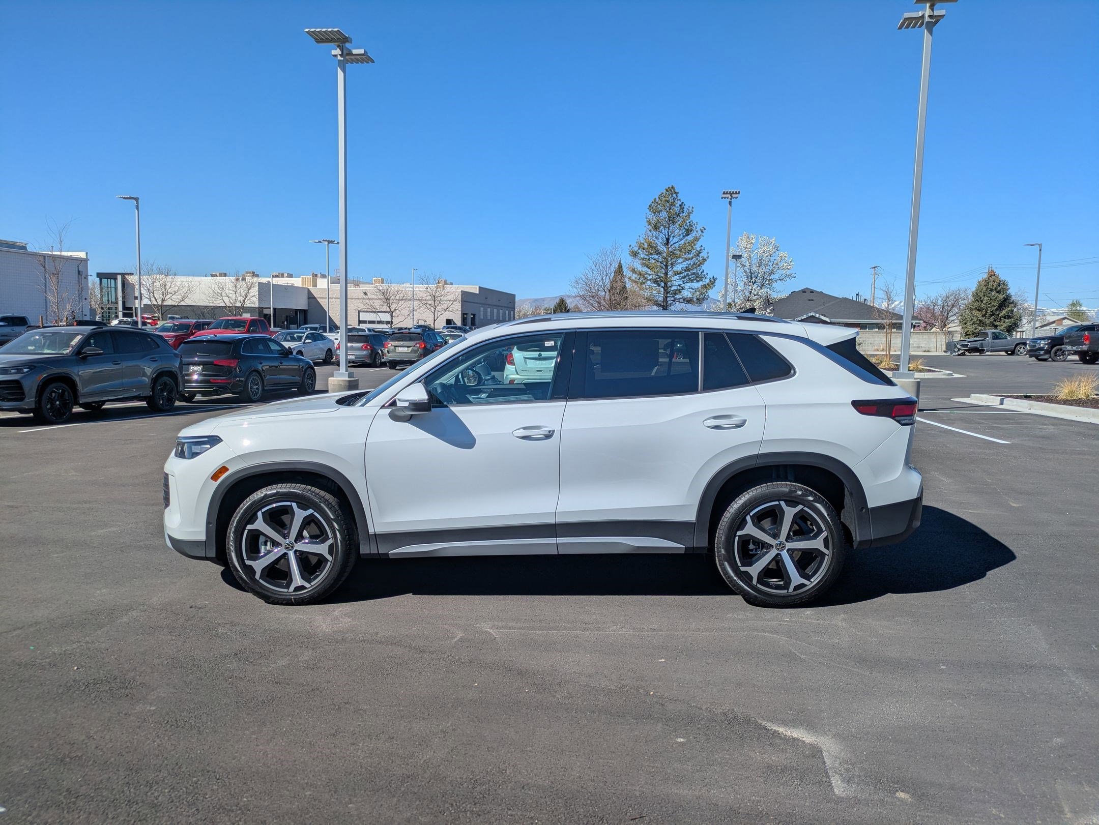 New 2026 Volkswagen Tiguan SE AWD/4WD image 9