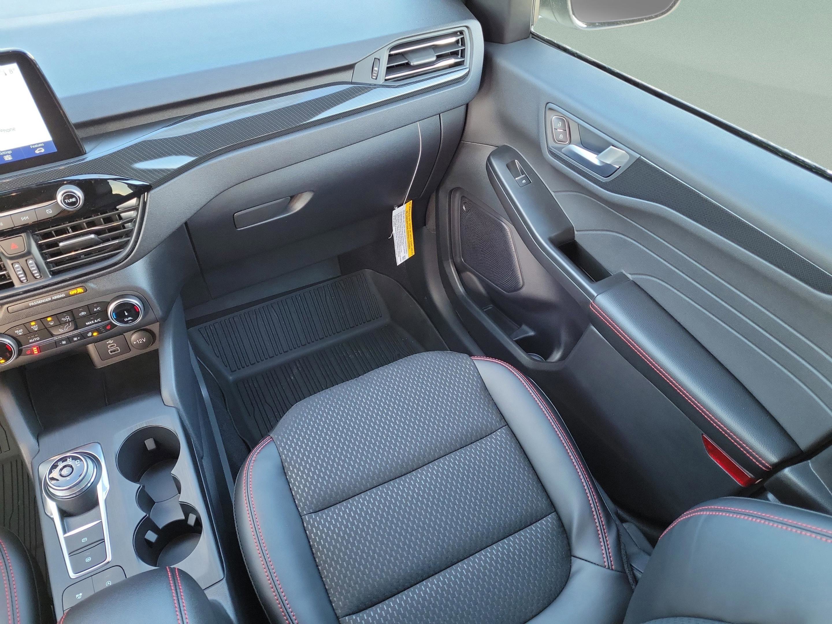 New 2026 Ford Escape ST-Line w/ Cold Weather Package image 9