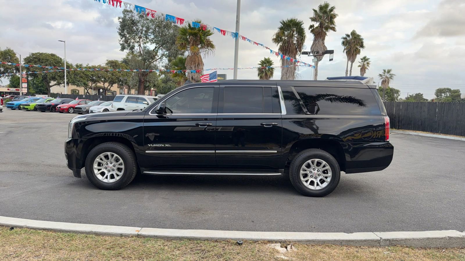 Used 2016 GMC Yukon XL SLT image 5