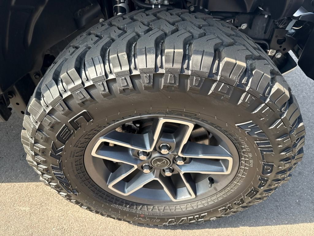 Used 2024 Jeep Gladiator Mojave w/ Technology Group image 32