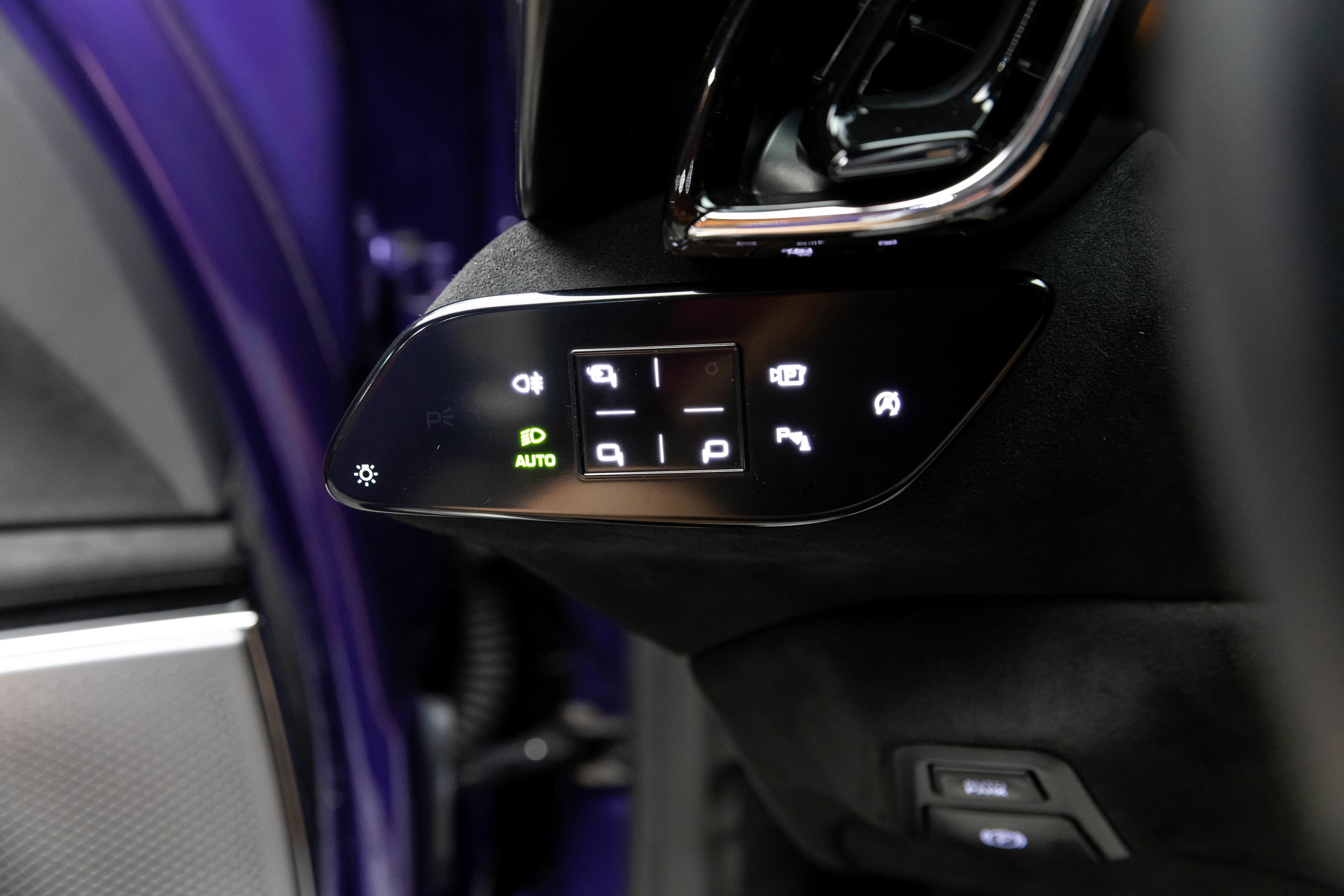 Used 2024 Ferrari Roma RWD image 27
