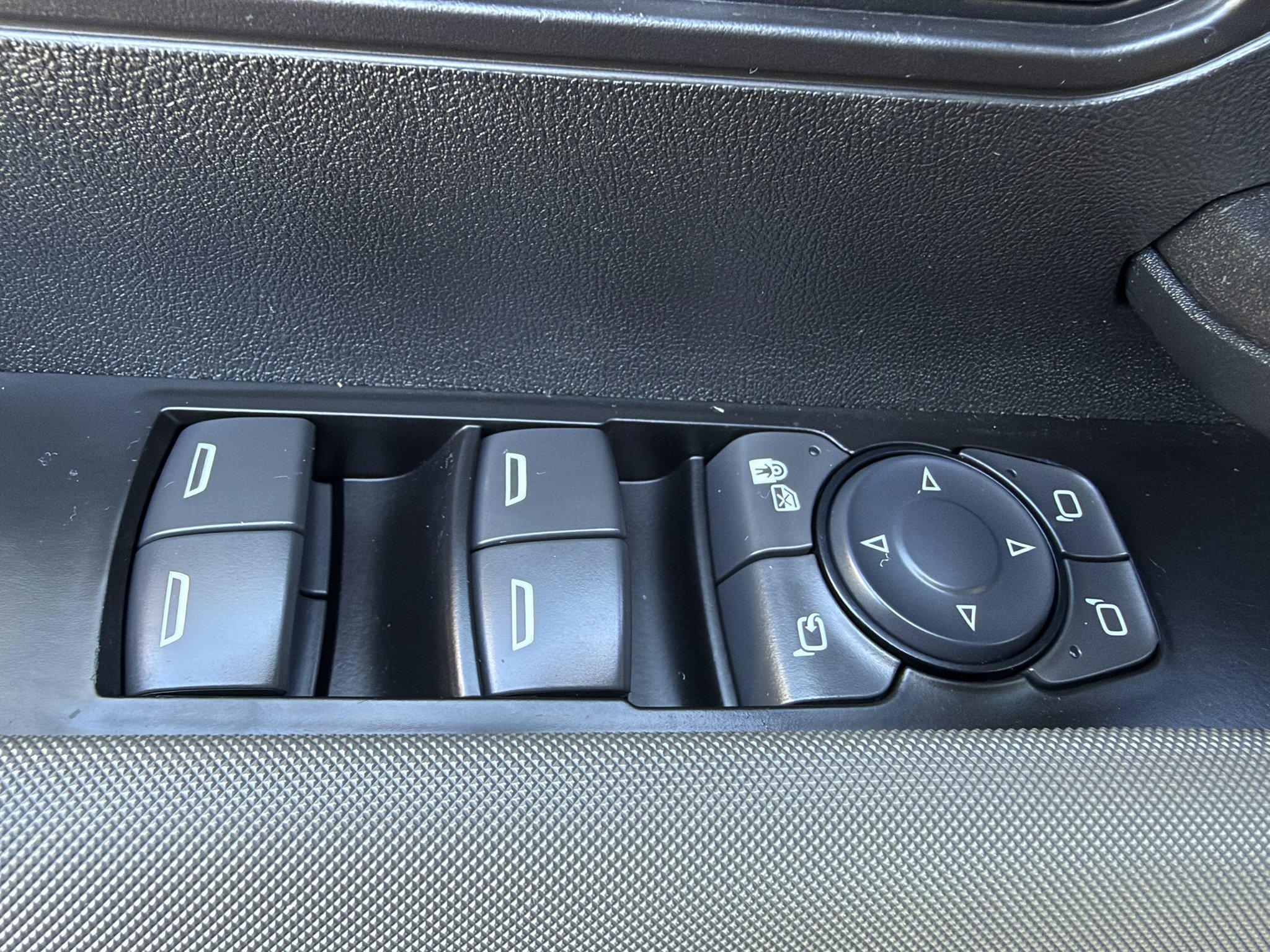 Used 2025 GMC Hummer EV 2X w/ LPO, Dark Essentials Package AWD/4WD image 40