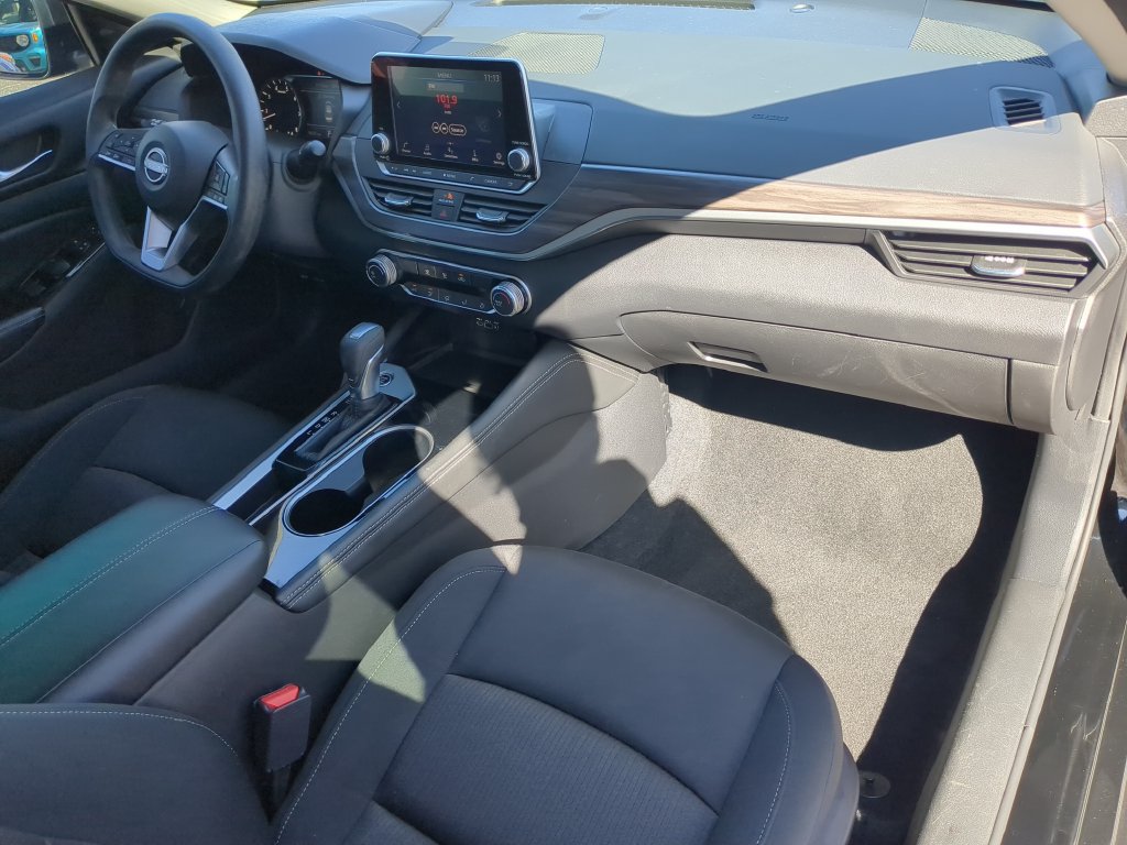 Used 2023 Nissan Altima 2.5 SV FWD image 12