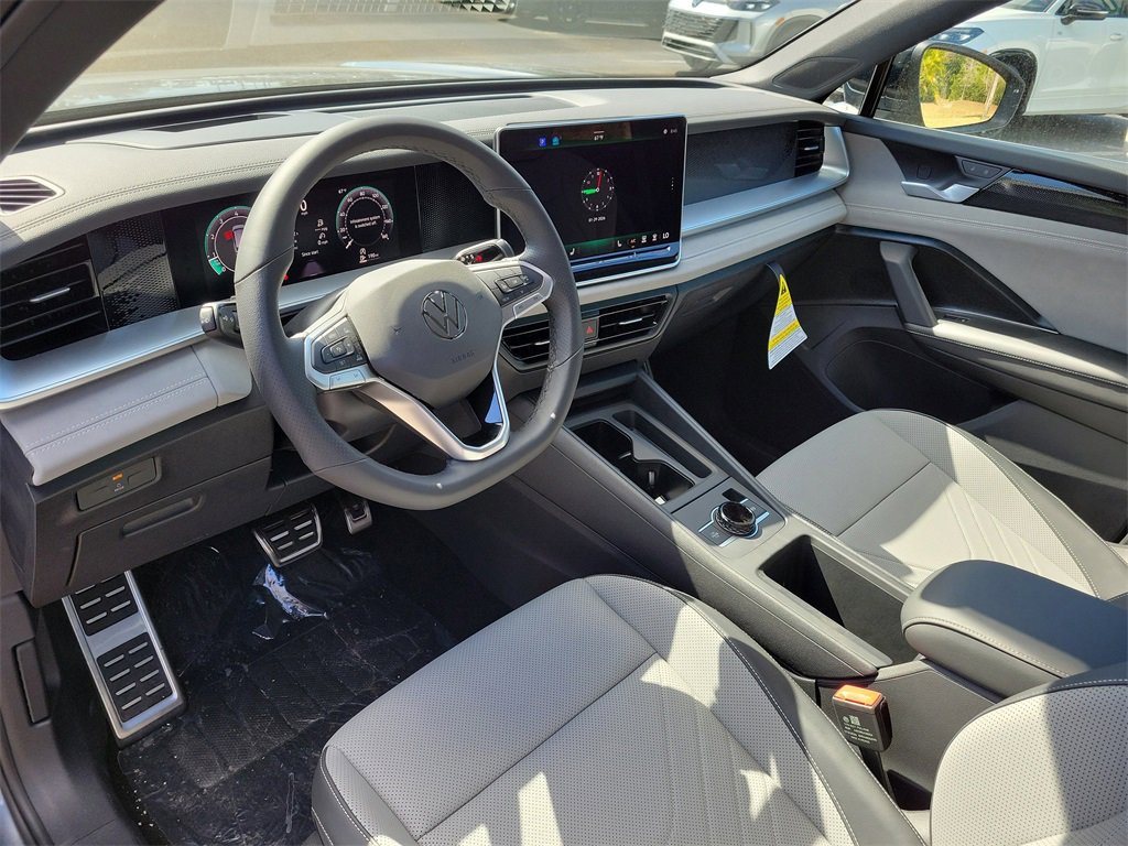 New 2026 Volkswagen Tiguan SE R-Line image 17