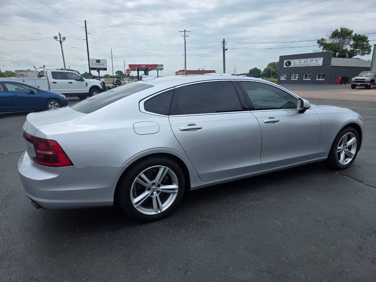Used 2018 Volvo S90 T5 Momentum w/ Convenience Package FWD image 7