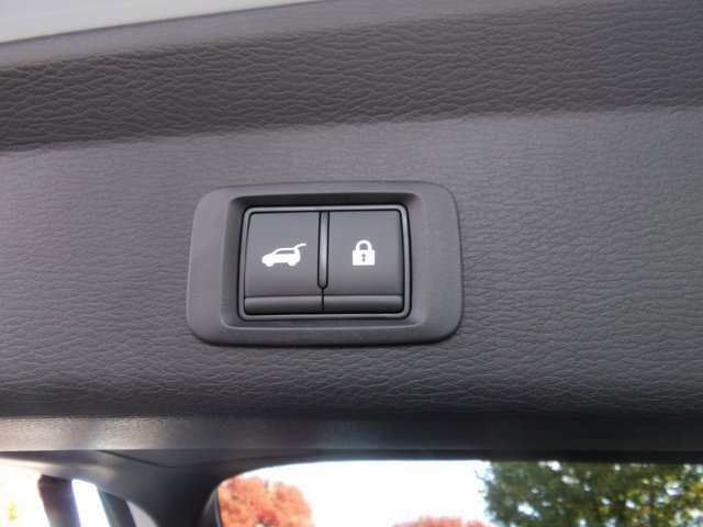 New 2025 Mitsubishi Outlander SE image 12