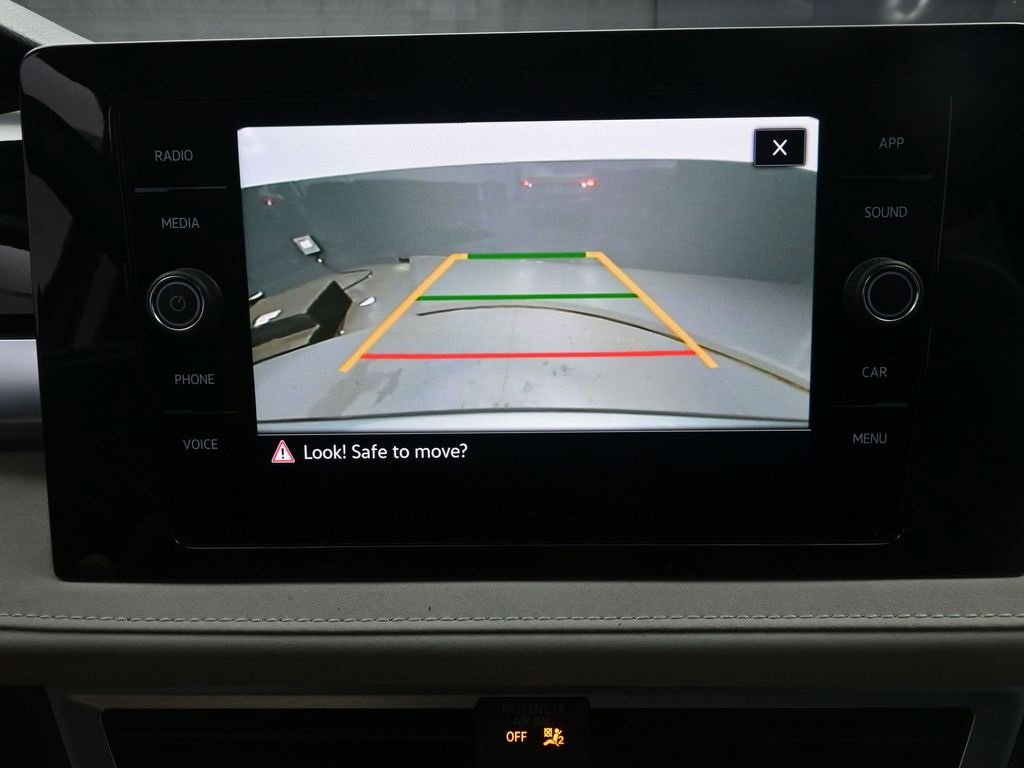 New 2025 Volkswagen Taos SE image 12