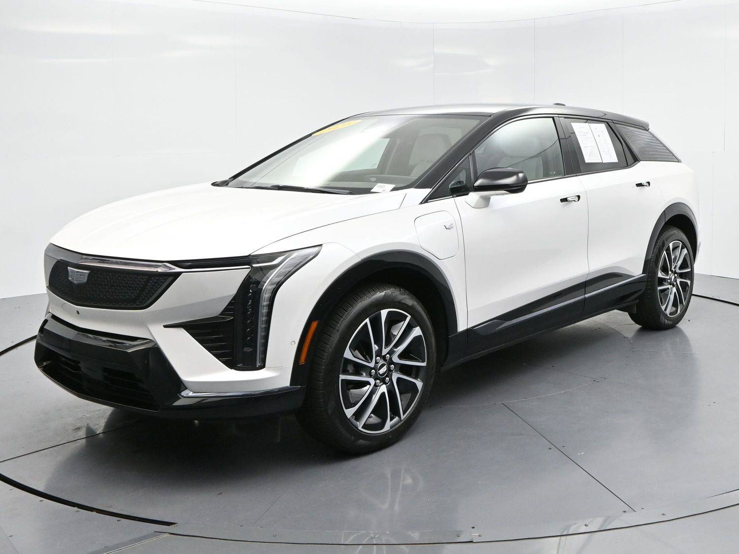 Certified 2025 Cadillac Optiq Sport 1 AWD/4WD image 3
