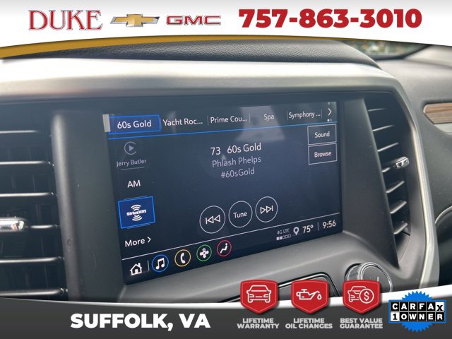 Used 2023 GMC Acadia SLE w/ Driver Convenience Package image 4