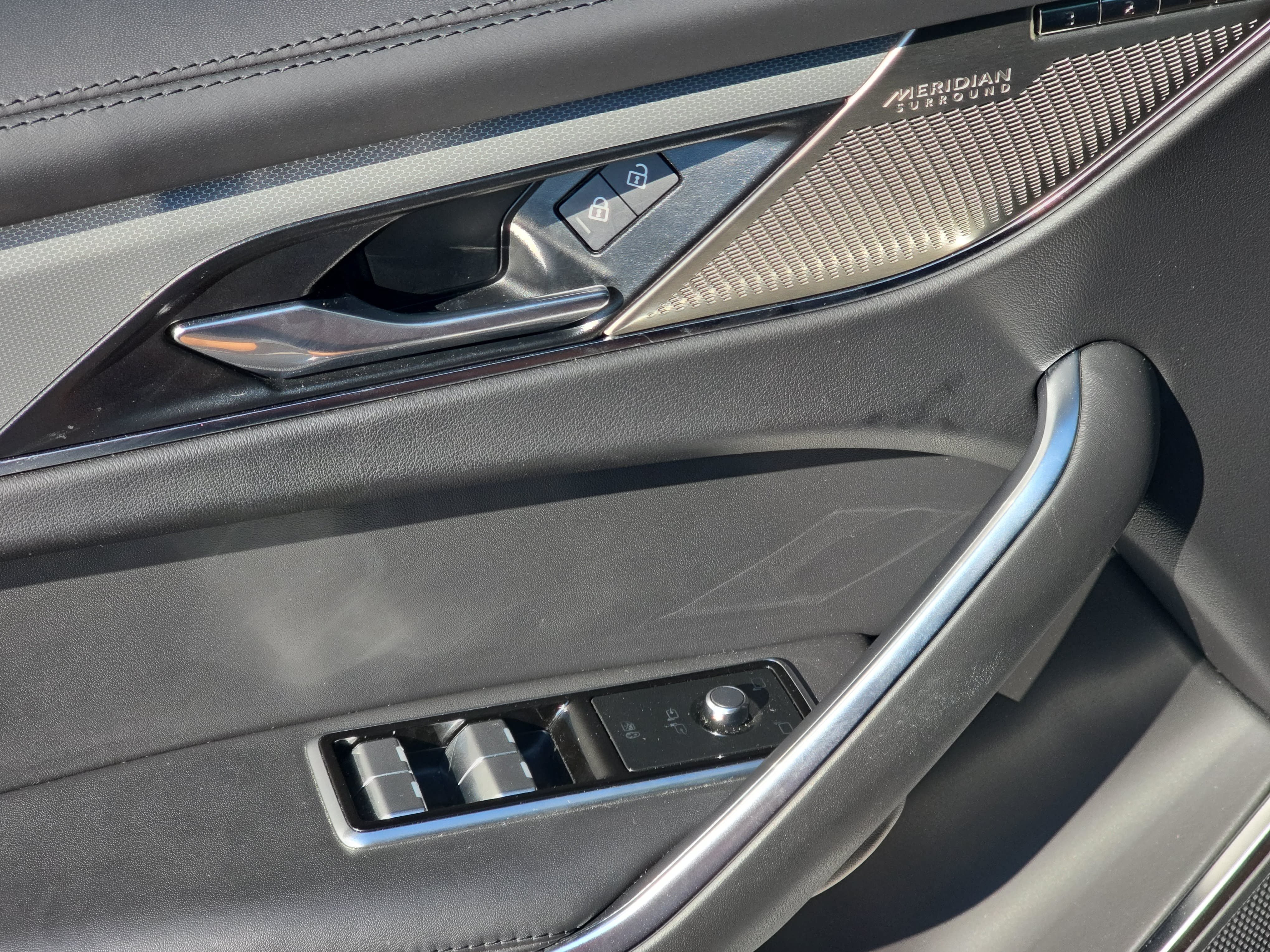Certified 2023 Jaguar F-PACE SVR AWD/4WD image 30