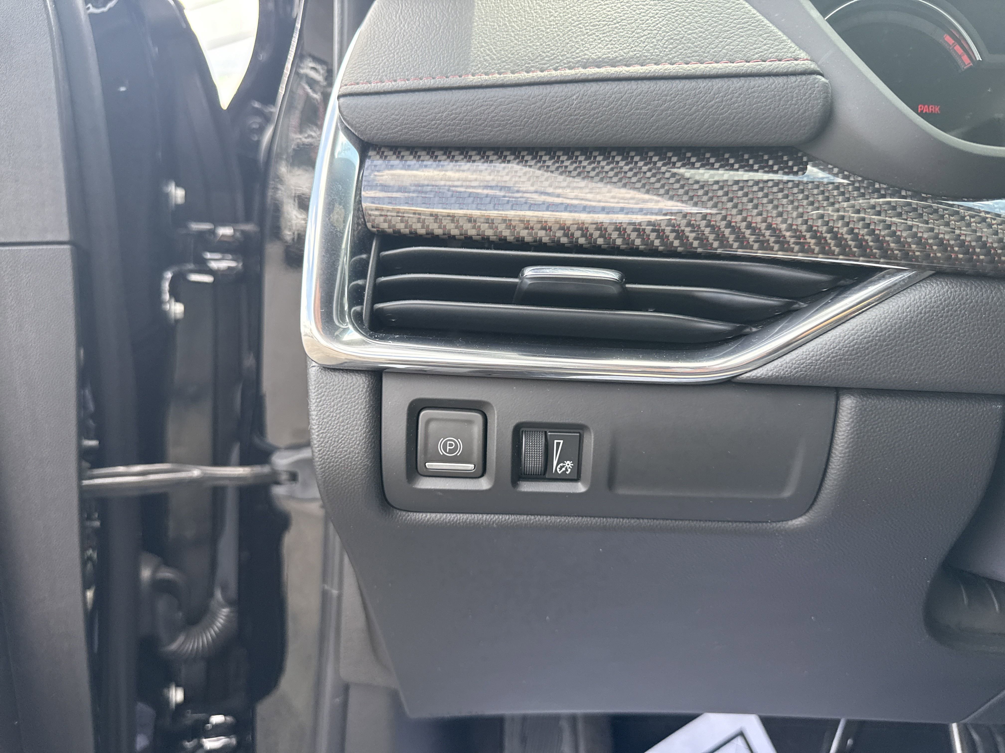 Used 2023 Cadillac XT4 Sport image 14